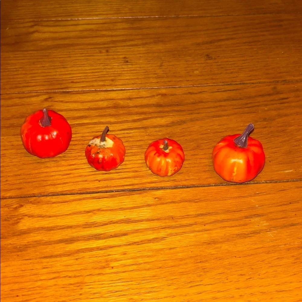 Halloween Miniature Toy Set with Pumpkins and Figurines - Picture 2 of 14